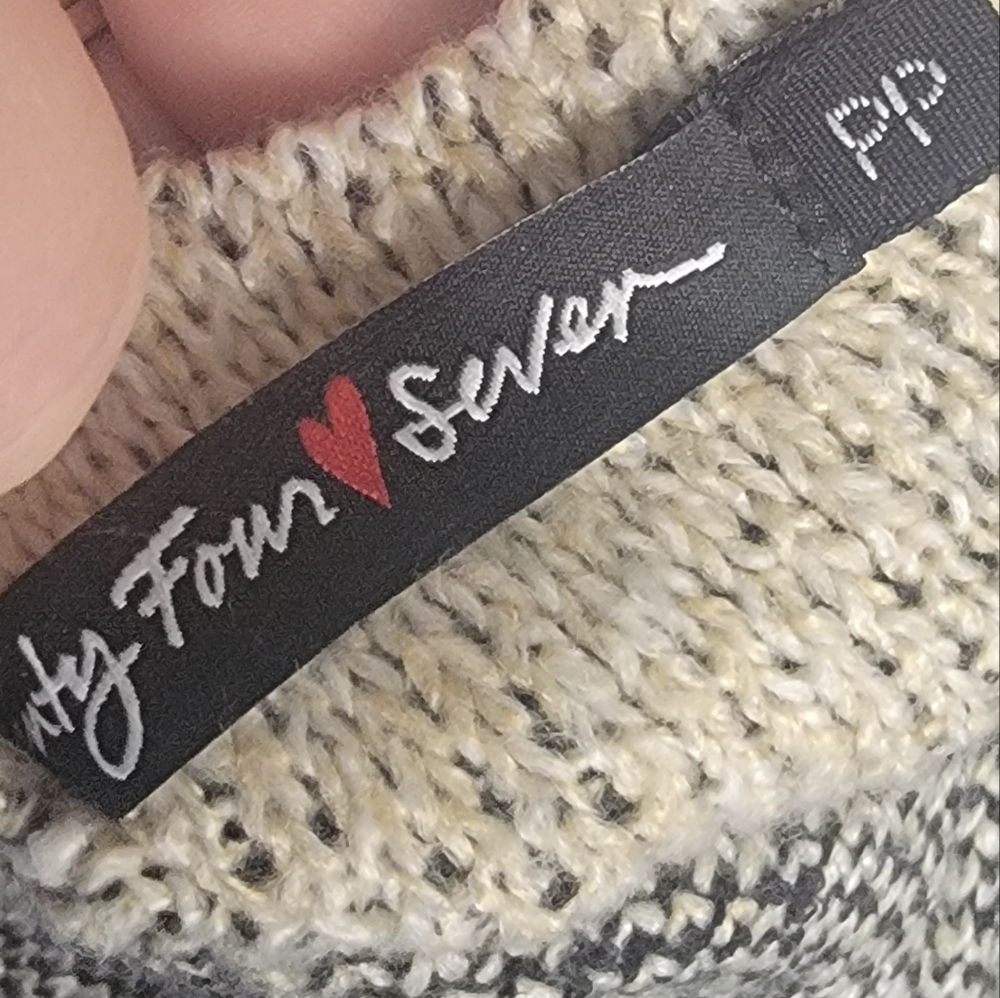 24/7 Reversible cardigan, Small - Picture 6 of 6